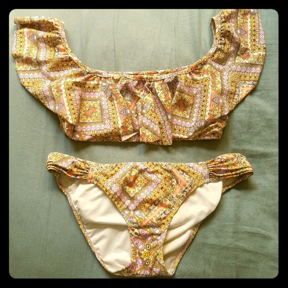 NWOT Victoria's Secret Bikini Set Size Medium